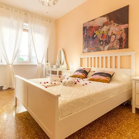 Traveller's In Gourmet District Near Center! Apartment *