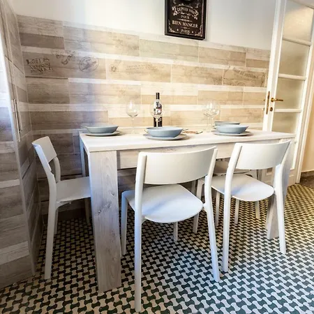 Traveller's In Gourmet District Near Center! Διαμέρισμα *