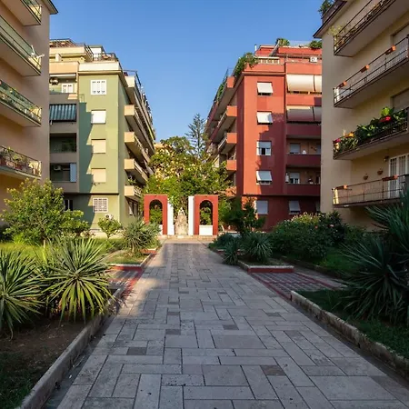 Διαμέρισμα Traveller's In Gourmet District Near Center!