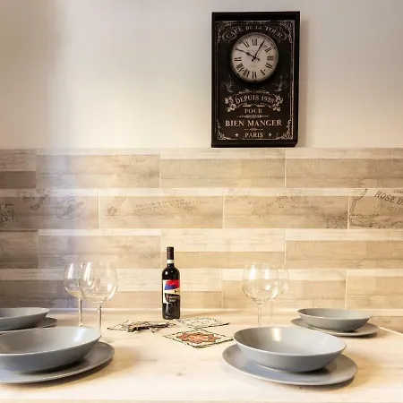 Διαμέρισμα Traveller's In Gourmet District Near Center! Ρώμη