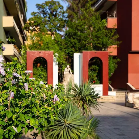 Διαμέρισμα Traveller's In Gourmet District Near Center!